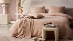 Gentle Embrace bedsprei